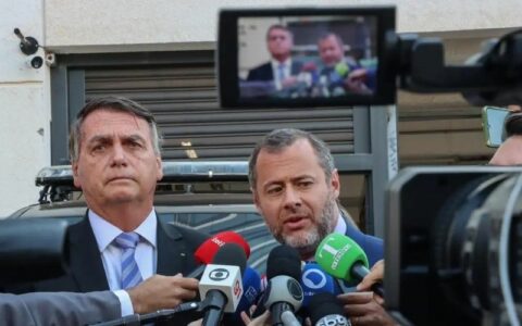 jair-bolsonaro-passaporte-foto-valter-campanato-agencia-brasil