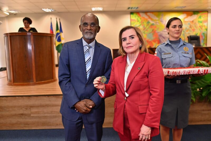 ​Conselheiros do TCE-AM são homenageados pelo TRT-11