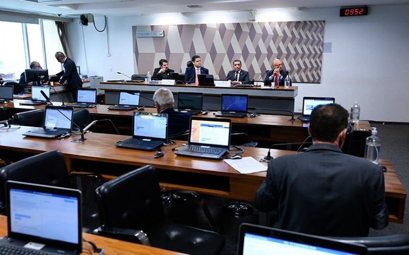 PT e Centrão se unem para quebrar acordo e retirar PL da presidência da CCJ