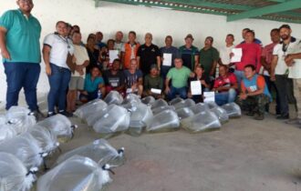 Sepror entrega 90 mil alevinos em Rio Preto da Eva e chega a 379 mil entregues em todo o AM