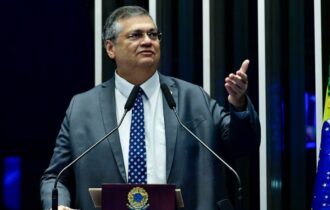 Flávio Dino apresenta PL que propõe premiação aos "bons policiais"