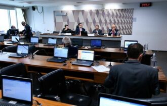 pt-e-centrao-se-unem-para-queb