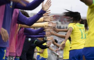 Brasil enfrenta os EUA na final da Copa Ouro neste domingo