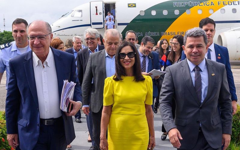 Alckmin chega a Manaus com parte da bancada federal para aniversário da ZFM