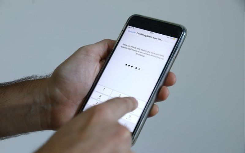 Alerta para golpe que usa SMS com mensagem para atualização do Bolsa Família