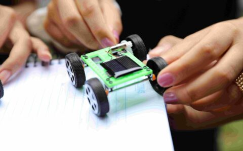 Educacao_prototipos-de-mini-carros-movidos-a-energia-solar_fotos_Eduardo-Cavalcante_