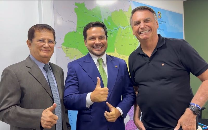 Bolsonaro abençoa Alberto Neto como pré-candidato a prefeito de Manaus