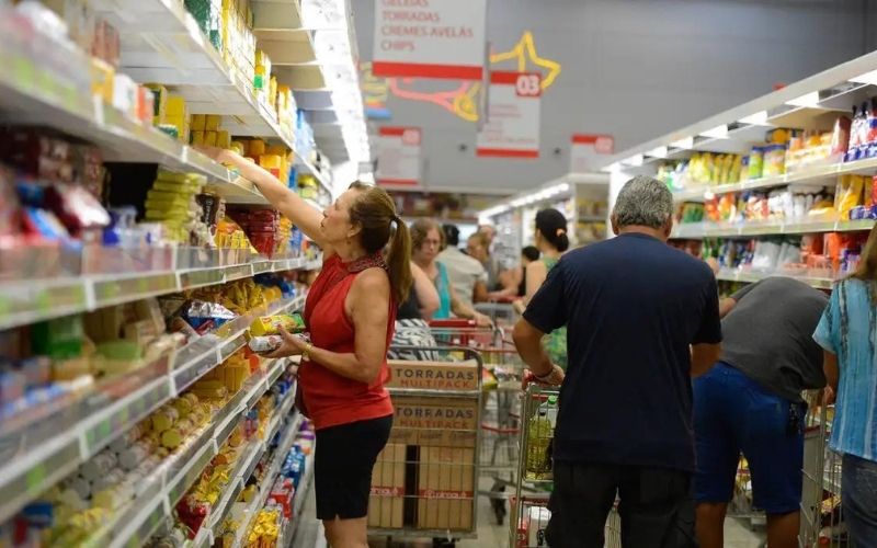 Consumo nos lares brasileiros sobe 1,2% em janeiro