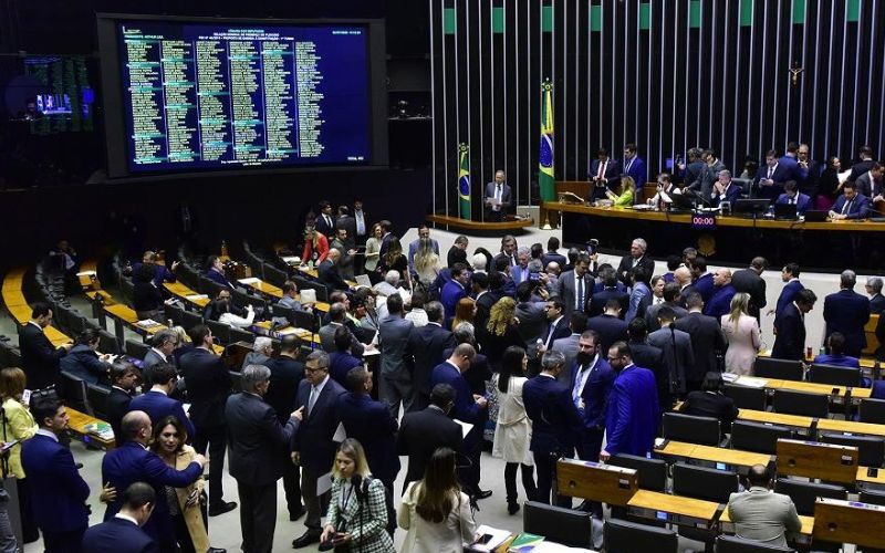 Deputados querem pedir vista na CCJ e adiar análise da prisão de Brazão