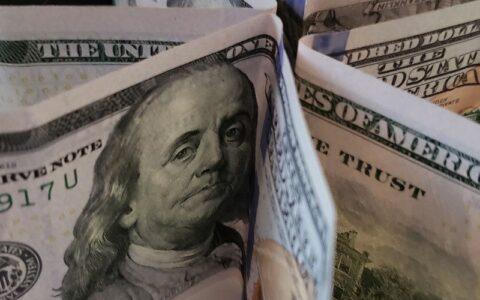 dolar-futuro-sobe-a-r-500-de-o