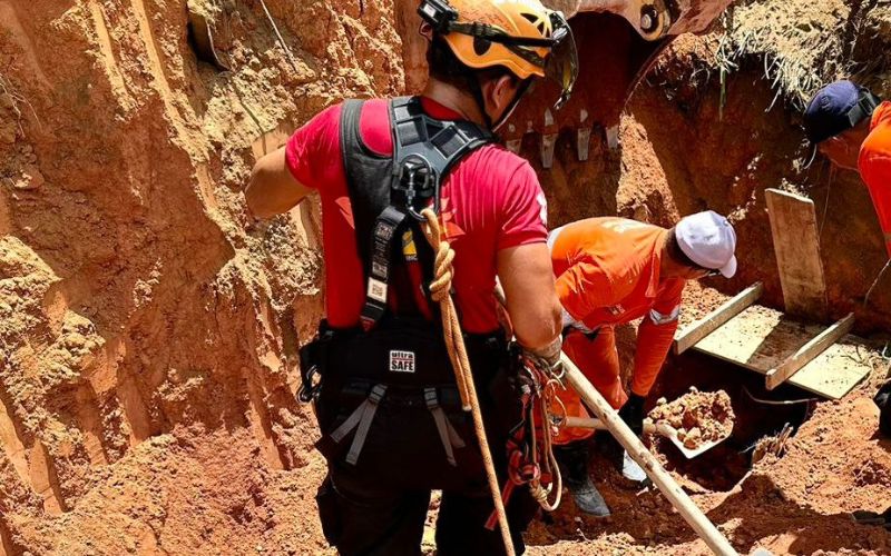 Obra desaba e soterra dois trabalhadores em Manaus