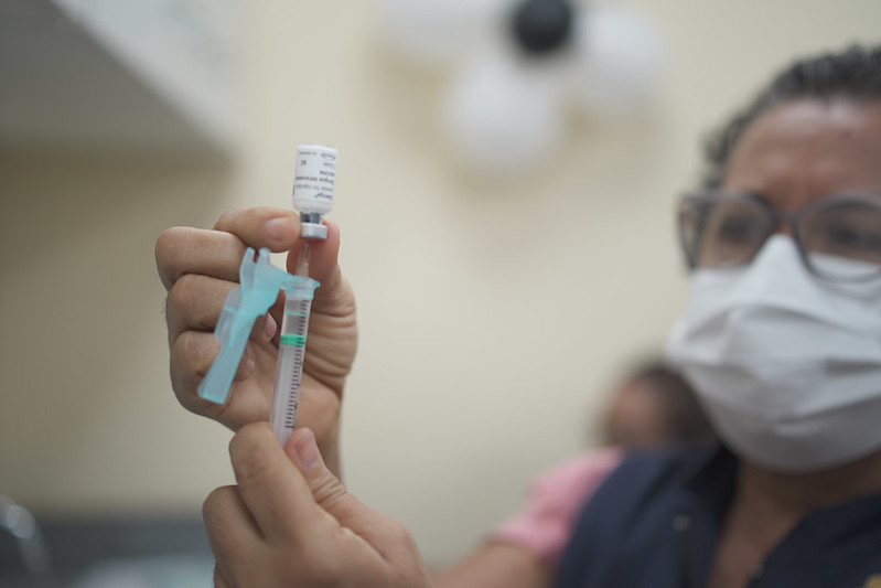 Oito unidades de saúde ofertam vacina contra dengue neste sábado (2)