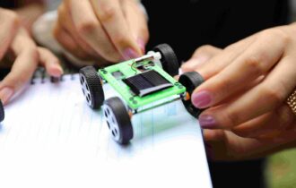 Educacao_prototipos-de-mini-carros-movidos-a-energia-solar_fotos_Eduardo-Cavalcante_