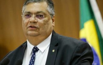 Flávio Dino condena supersalários no Judiciário