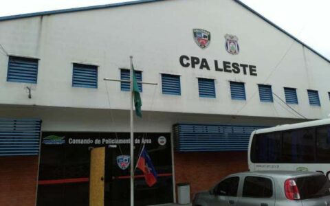 Policiais salvam bebê