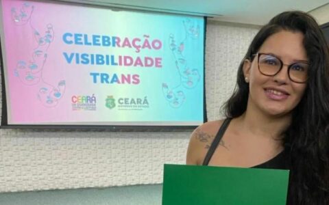 professora-trans-de-instituto-