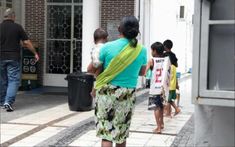 FAMÍLIAS E CRIANÇAS EM SITUAÇÃO DE RUA