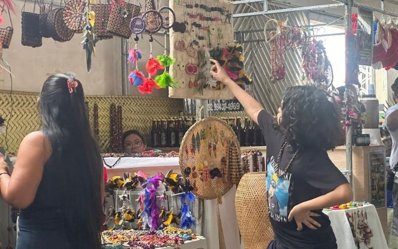 Feira da Eduardo Ribeiro terá artesanato das etnias indígenas Baré, Tikuna e Sateré-Mawé, no domingo