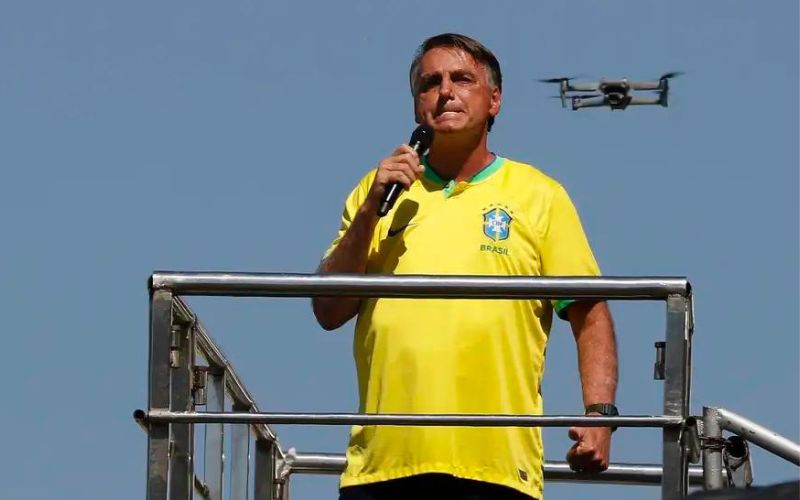 Sem entregar BR-319, Bolsonaro põe a culpa em Marina Silva