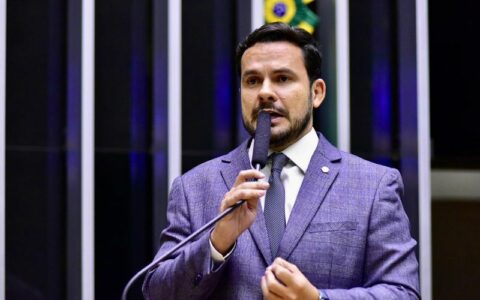 Alberto Neto desmente boatos e afirma que não vai recuar de pré-candidatura
