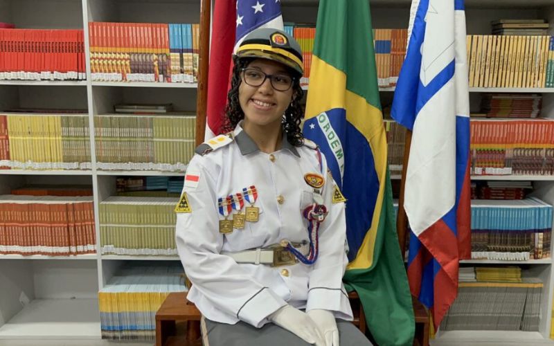 Ex-aluna do Colégio Militar da PM é aprovada em medicina em 3 vestibulares