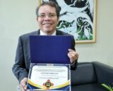 Auditor do TCE-AM recebe medalha do Mérito Penitenciário do Amazonas