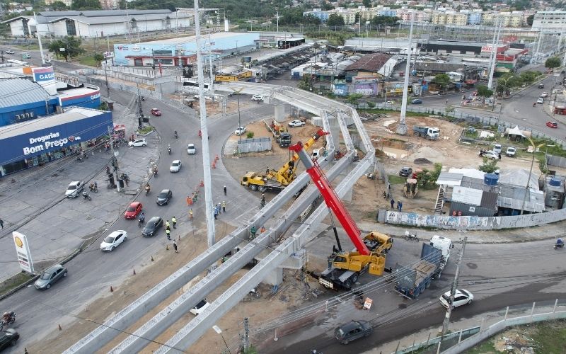 Viaduto Rei Pelé toma forma com 18 vigas implantadas pela Prefeitura de Manaus