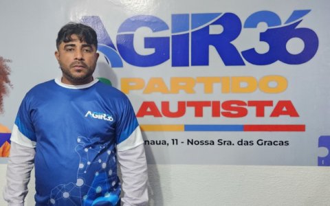 Dione aproveita cassação de Peixoto para se filiar ao Agir