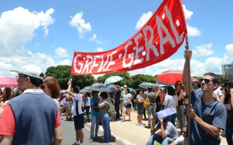 Professores greve