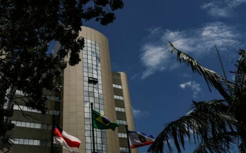 TJAM pretende gastar mais de R$ 300 mil em água mineral neste fim de ano