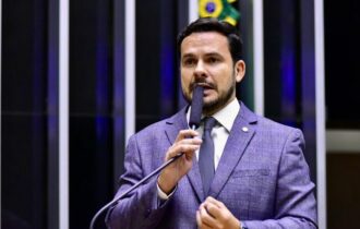 Deputado do UB diz que há pressão para Alberto Neto desistir da prefeitura
