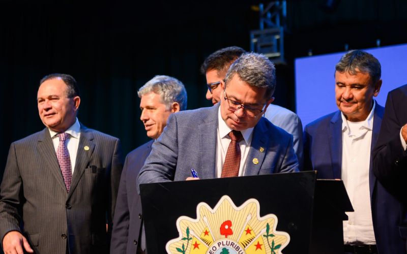 Governo do Amazonas pactua compromissos ambientais e de economia verde