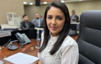 thaysa-perde-forca-com-menezes