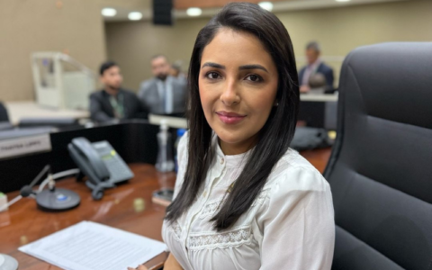 thaysa-perde-forca-com-menezes