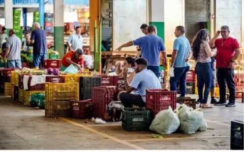 Batata, banana, laranja e melancia estão mais baratas, segundo a Conab