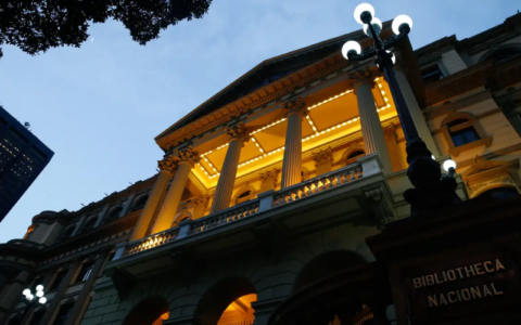 Biblioteca Nacional cria plataforma para tentar recuperar acervos literários no RS