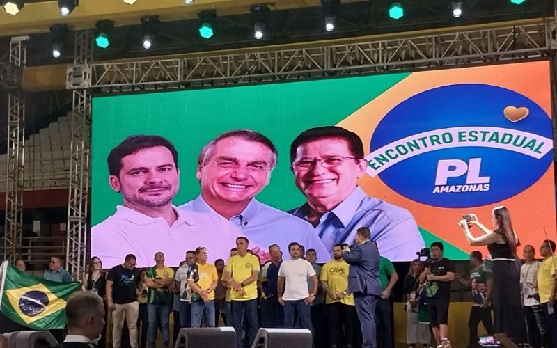 Com bênçãos pastorais, Bolsonaro oficializa pré-candidatura de Alberto Neto