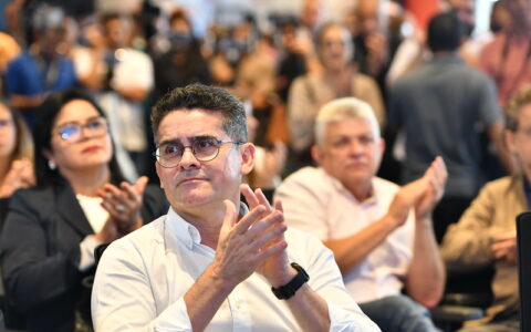 David só perde para Amazonino no quesito 'melhor prefeito' da pesquisa Quaest