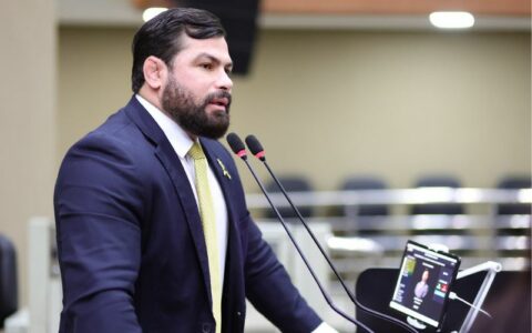 Carpê ameaça usar polícia contra profissionais de saúde em UBS de Manaus