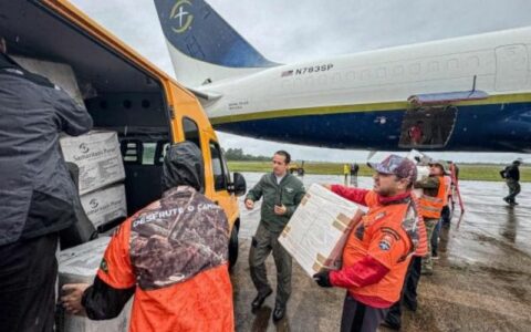 Brasil recebe avião dos Estados Unidos com 18 toneladas de donativos para o RS