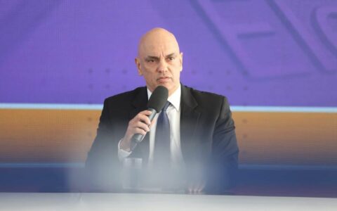 Moraes nega recurso e mantém inelegibilidade de Bolsonaro