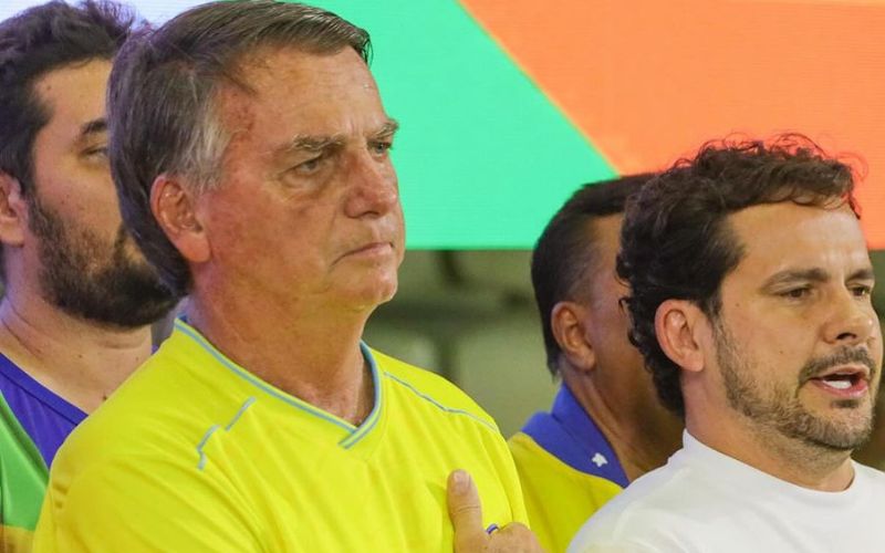 Bolsonaro será transferido de Manaus para hospital em Brasília