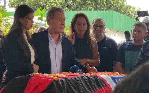 Arthur diz que, se pudesse, trocaria de lugar com o filho encontrado morto