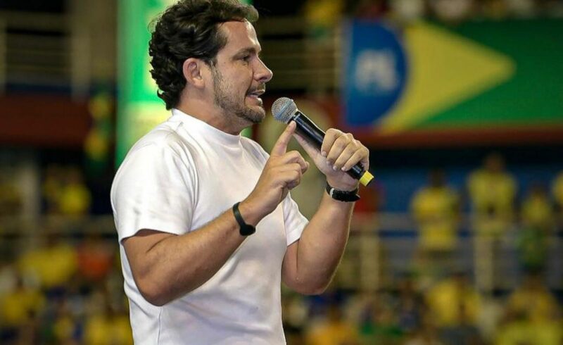 Alberto Neto ignora fiasco em evento com Bolsonaro e insiste que direita está intacta