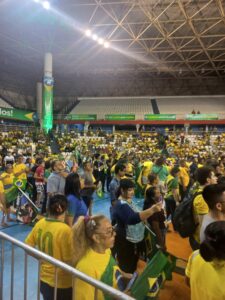 Imagem mostra arquibancadas vazias em evento do PL com Bolsonaro em Manaus Foto: Celso Maira/Portal AM1 