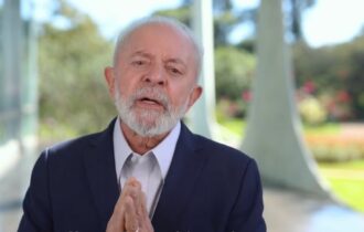 'Vocês não estão sozinhas', diz Lula às mães gaúchas neste domingo (12)