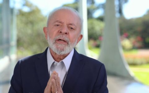 'Vocês não estão sozinhas', diz Lula às mães gaúchas neste domingo (12)