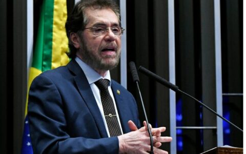 Com mandato apagado no Senado, Plínio desafia ministros do STF