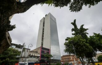 Prédio da Antiga Receita Federal se tornará unidade habitacional no centro de Manaus (Foto: Reprodução / SECOM)