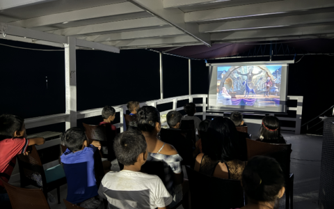 Projeto leva ‘arte flutuante’ a comunidades ribeirinhas